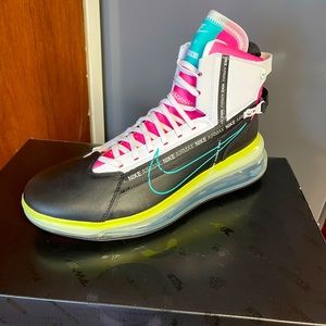 Nike Air Max 720 Saturn